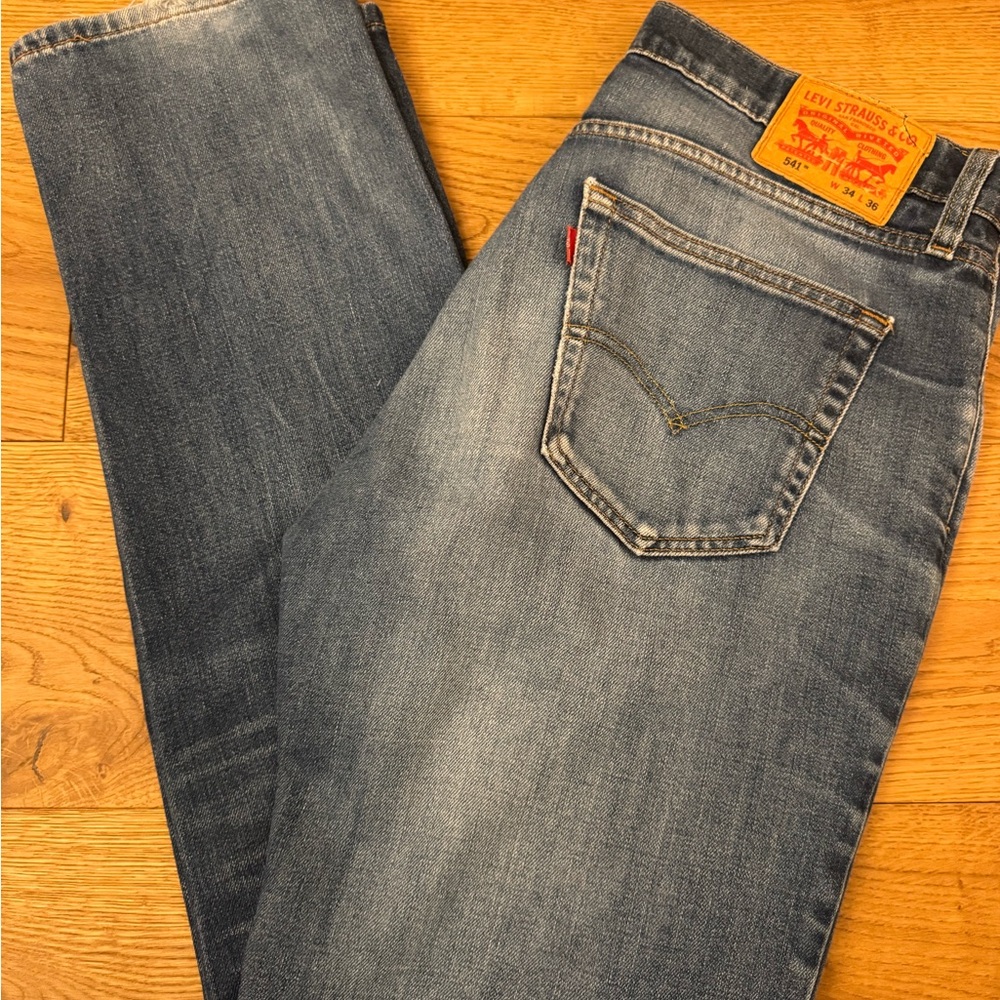 Levi’s 541 Men’s Jeans Blue Relaxed Fit Distressed Frayed Hem W34 L36